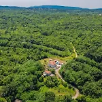 בית נופש Nature Lovers Retreat - Casa Irena With Pool