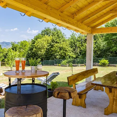 בית נופש Nature Lovers Retreat - Casa Irena With Pool