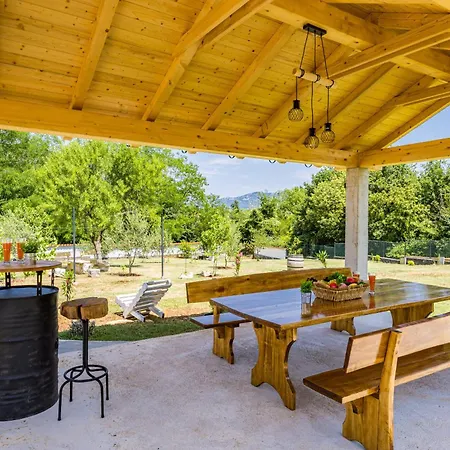 Nature Lovers Retreat - Casa Irena With Pool Feriehus